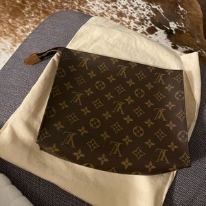 LV pouch